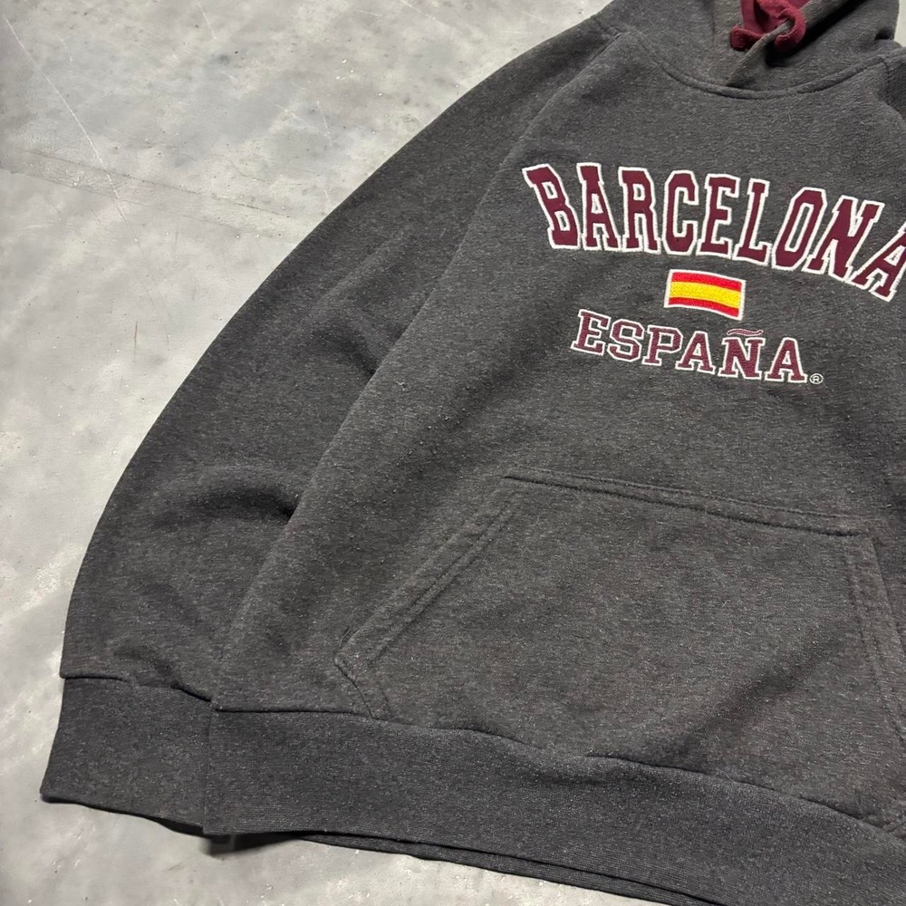 Vintage Y2K/2000s Grey Barcelona España Spain Spellout Pullover Hoodie! Size M - Picture 3 of 7